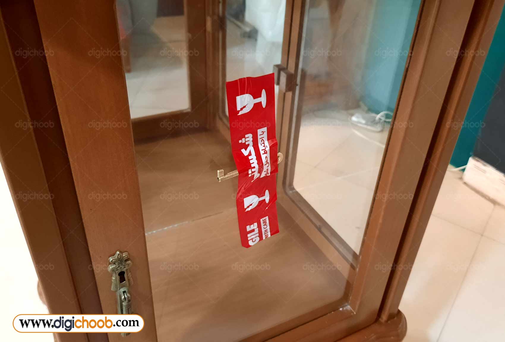 قرار دادن کلید در نمای بوفه